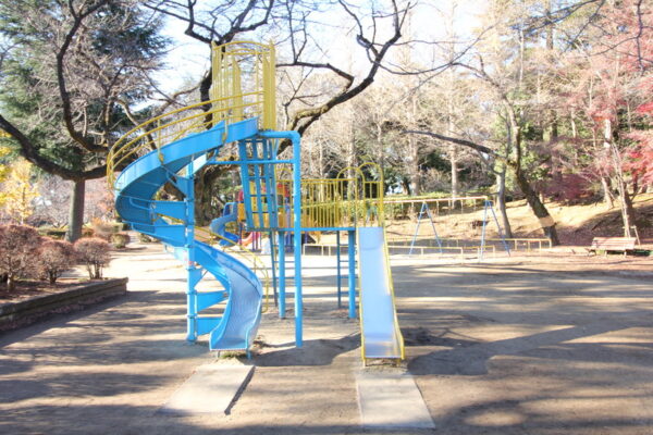 里見公園の滑り台