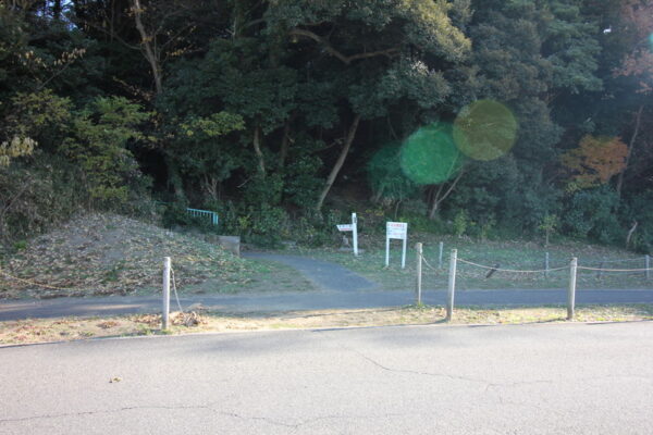 里見公園駐車場からのアクセス方法