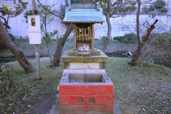 弁天池公園の祠