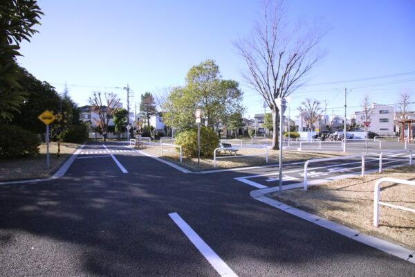 市川児童交通公園の踏切