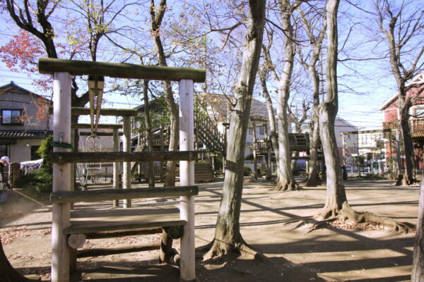 小塚山フィールドアスレチックのひっぱって移動