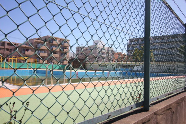 行徳駅前公園のプール