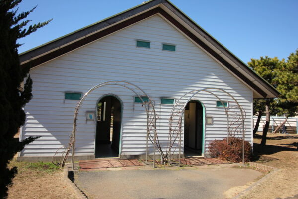 南行徳公園（えんぴつ公園）のトレイ