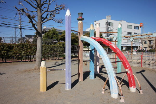 南行徳公園（えんぴつ公園）のえんぴつ遊具